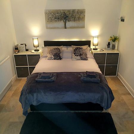 Idyllic 2 Bedroom Self-Contained Upsidedown Annexe 兰德林多德威尔斯 外观 照片