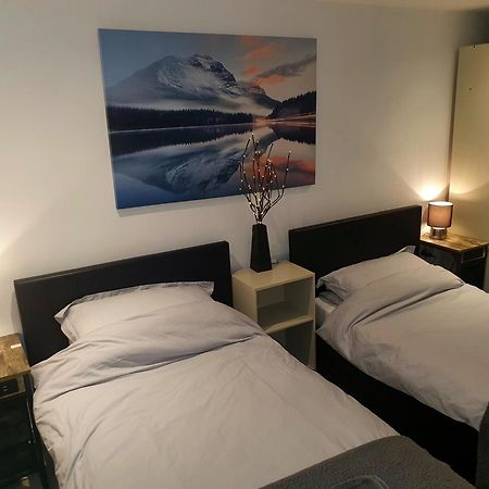 Idyllic 2 Bedroom Self-Contained Upsidedown Annexe 兰德林多德威尔斯 外观 照片