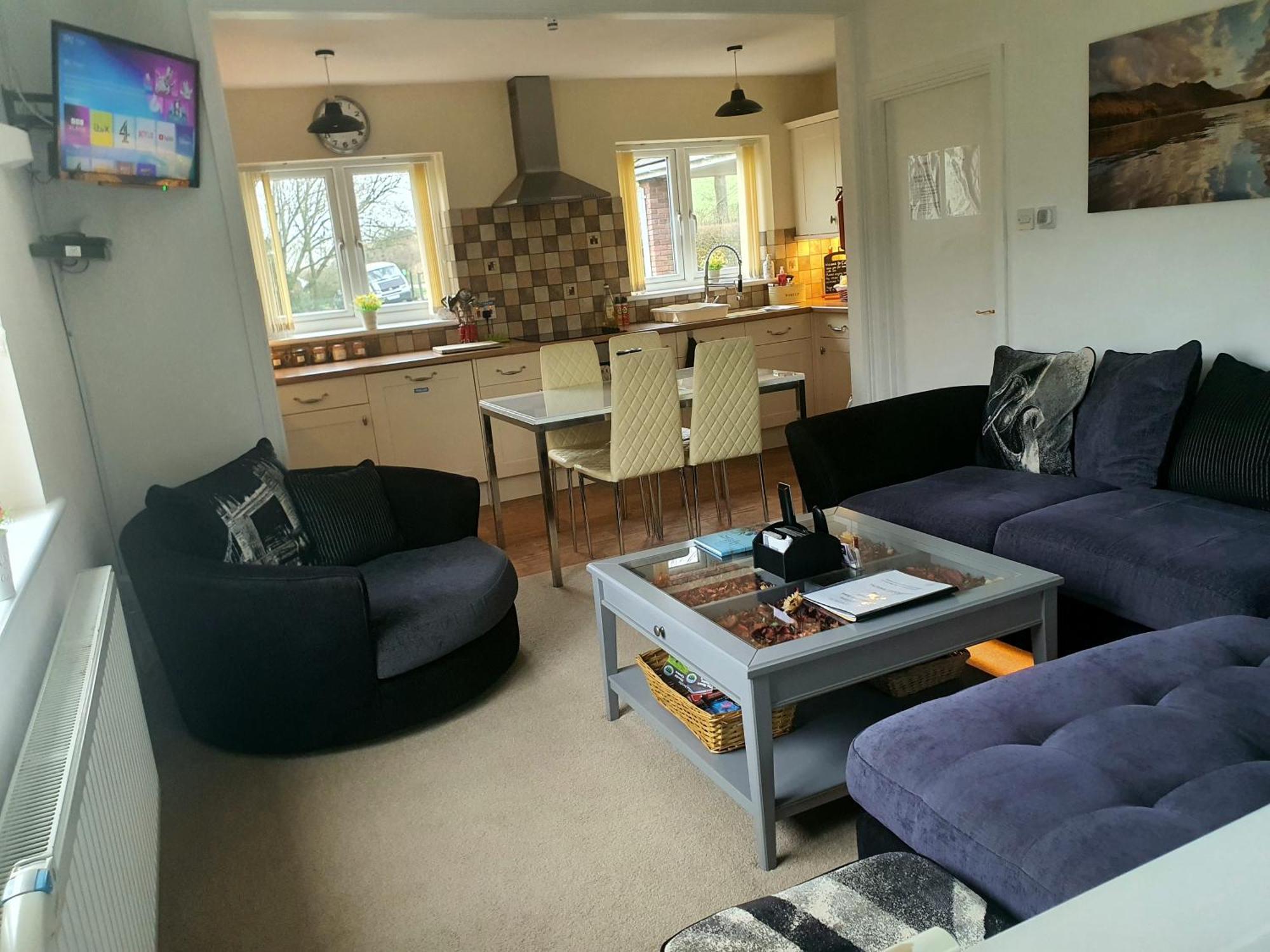 Idyllic 2 Bedroom Self-Contained Upsidedown Annexe 兰德林多德威尔斯 外观 照片