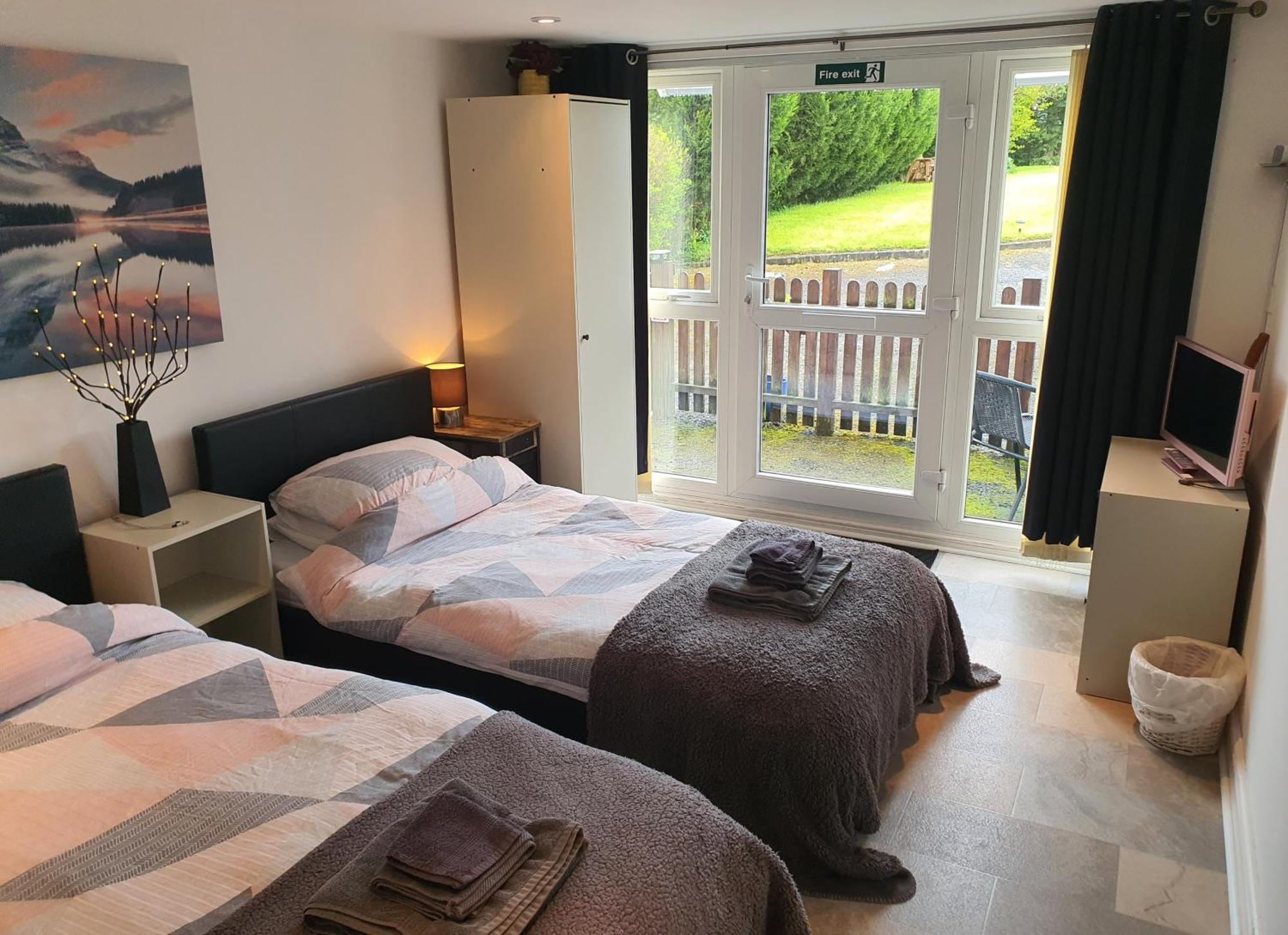 Idyllic 2 Bedroom Self-Contained Upsidedown Annexe 兰德林多德威尔斯 外观 照片